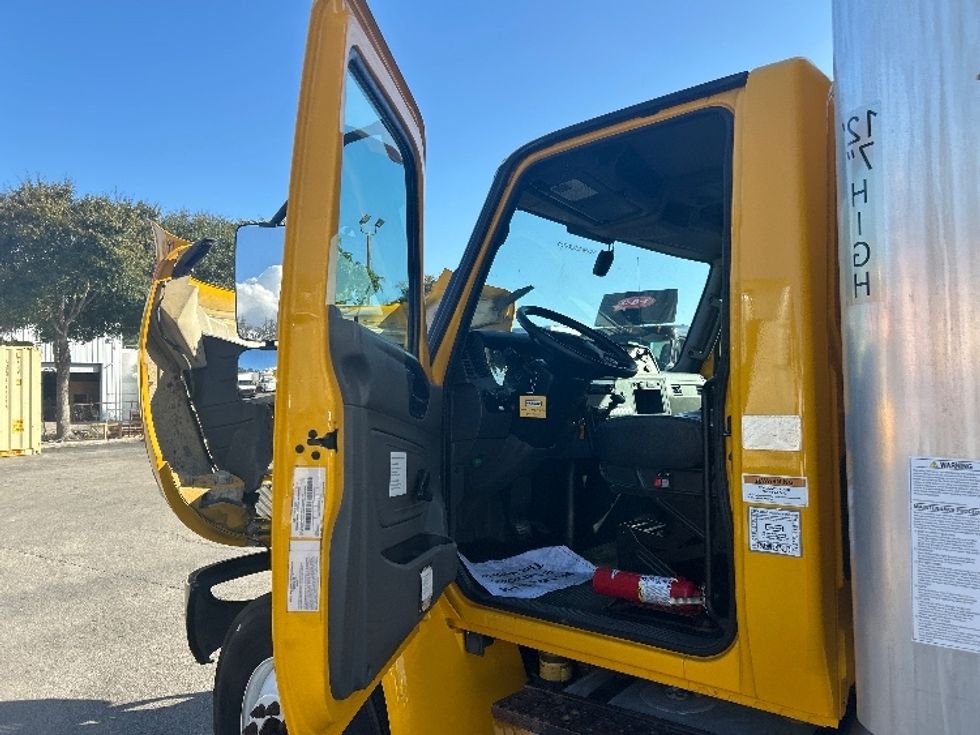 Medium Duty Box Truck-Light and Medium Duty Trucks-International-2021-MV607-Riviera Beach-FL-217,662\n\t\tmiles-$ 39,750 - Image 16