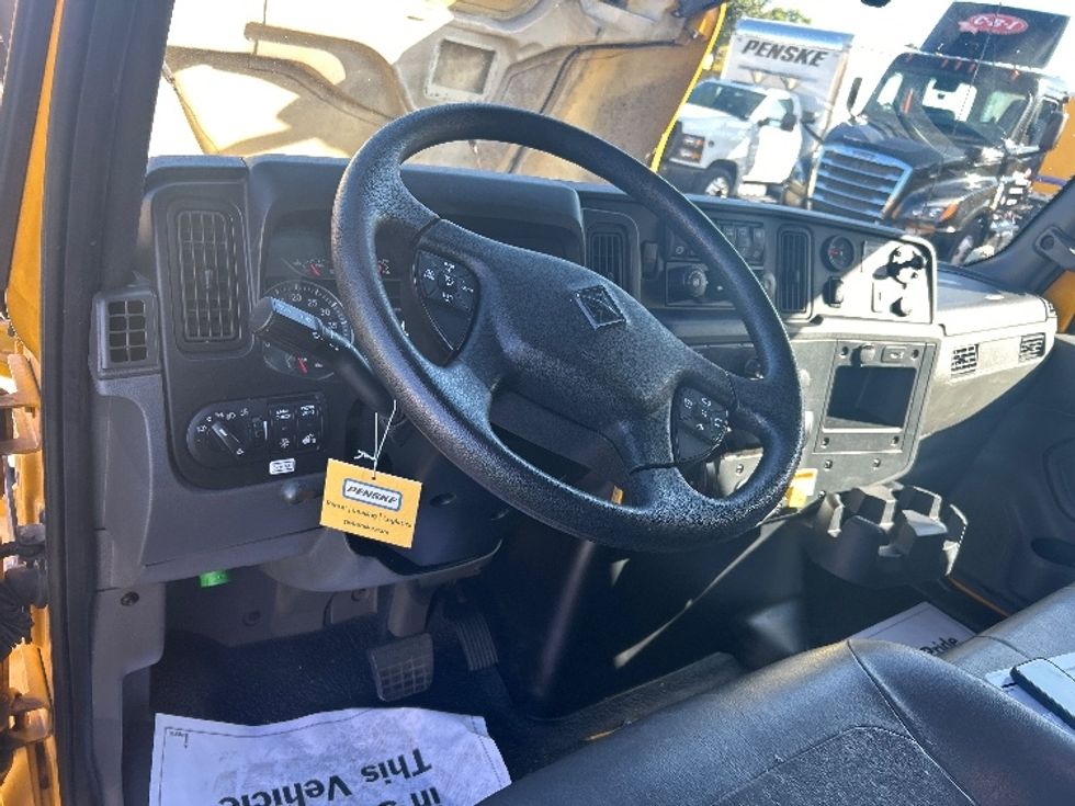 Medium Duty Box Truck-Light and Medium Duty Trucks-International-2021-MV607-Riviera Beach-FL-217,662\n\t\tmiles-$ 39,750 - Image 18