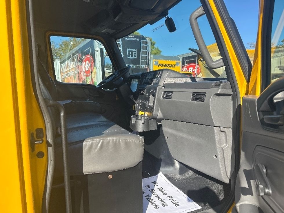 Medium Duty Box Truck-Light and Medium Duty Trucks-International-2021-MV607-Riviera Beach-FL-217,662\n\t\tmiles-$ 39,750 - Image 20