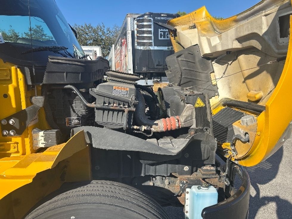 Medium Duty Box Truck-Light and Medium Duty Trucks-International-2021-MV607-Riviera Beach-FL-217,662\n\t\tmiles-$ 39,750 - Image 23