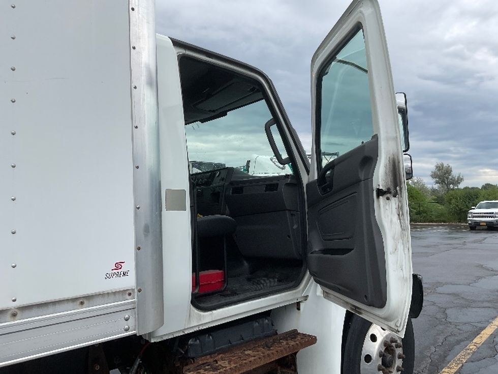 Medium Duty Box Truck-Light and Medium Duty Trucks-International-2021-MV607-Rochester-NY-157,574\n\t\tmiles-$ 42,250 - Image 20