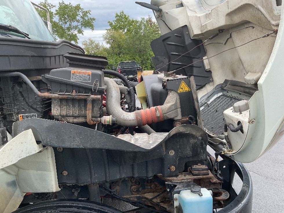 Medium Duty Box Truck-Light and Medium Duty Trucks-International-2021-MV607-Rochester-NY-157,574\n\t\tmiles-$ 42,250 - Image 23