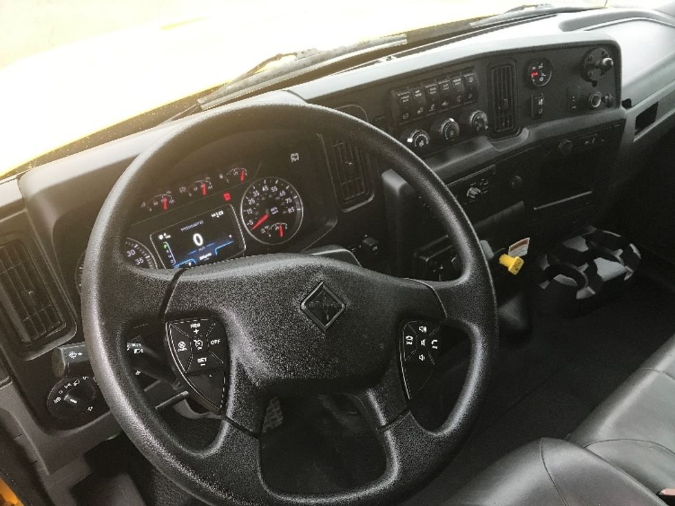 Medium Duty Box Truck-Light and Medium Duty Trucks-International-2021-MV607-Rochester-NY-200,646\n\t\tmiles-$ 41,000 - Image 17