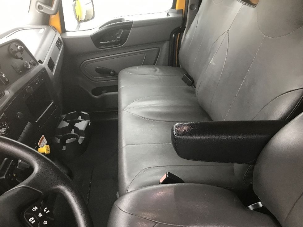 Medium Duty Box Truck-Light and Medium Duty Trucks-International-2021-MV607-Rochester-NY-200,646\n\t\tmiles-$ 41,000 - Image 18