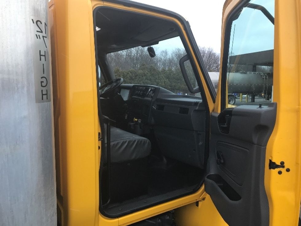 Medium Duty Box Truck-Light and Medium Duty Trucks-International-2021-MV607-Rochester-NY-200,646\n\t\tmiles-$ 41,000 - Image 19