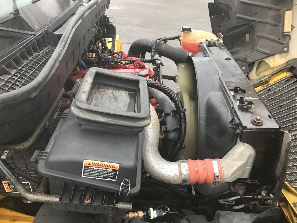 Medium Duty Box Truck-Light and Medium Duty Trucks-International-2021-MV607-Rochester-NY-200,646\n\t\tmiles-$ 41,000 - Image 22