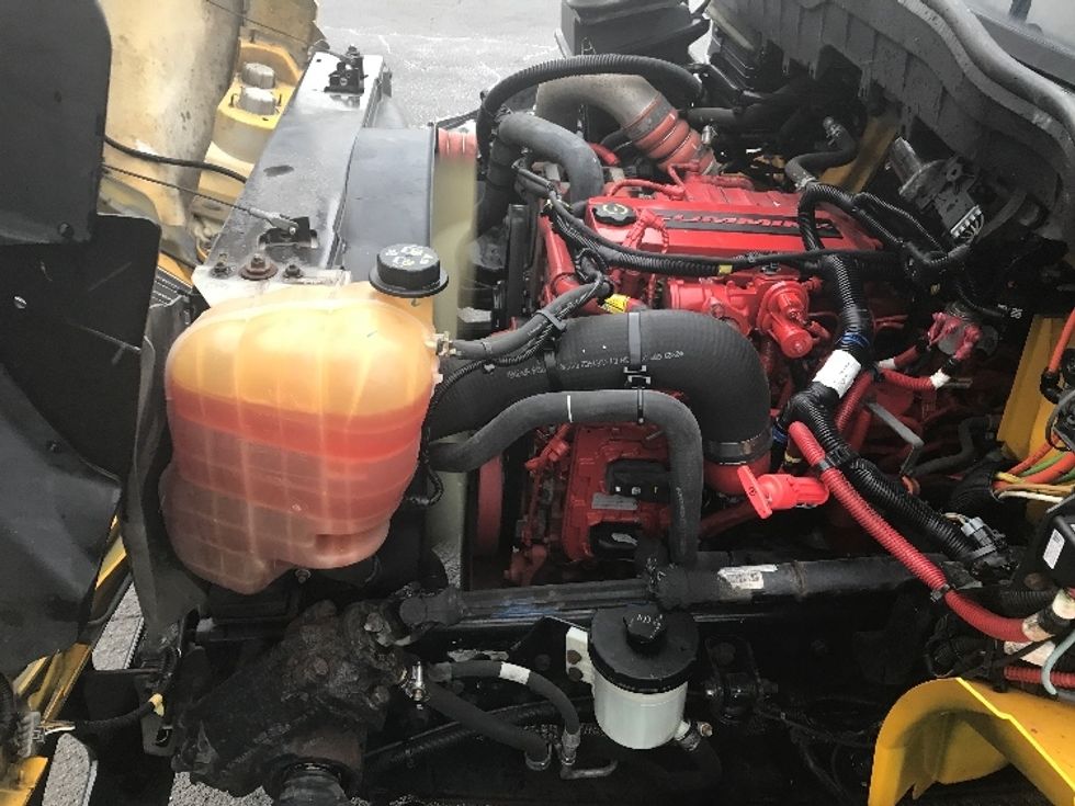 Medium Duty Box Truck-Light and Medium Duty Trucks-International-2021-MV607-Rochester-NY-200,646\n\t\tmiles-$ 41,000 - Image 23