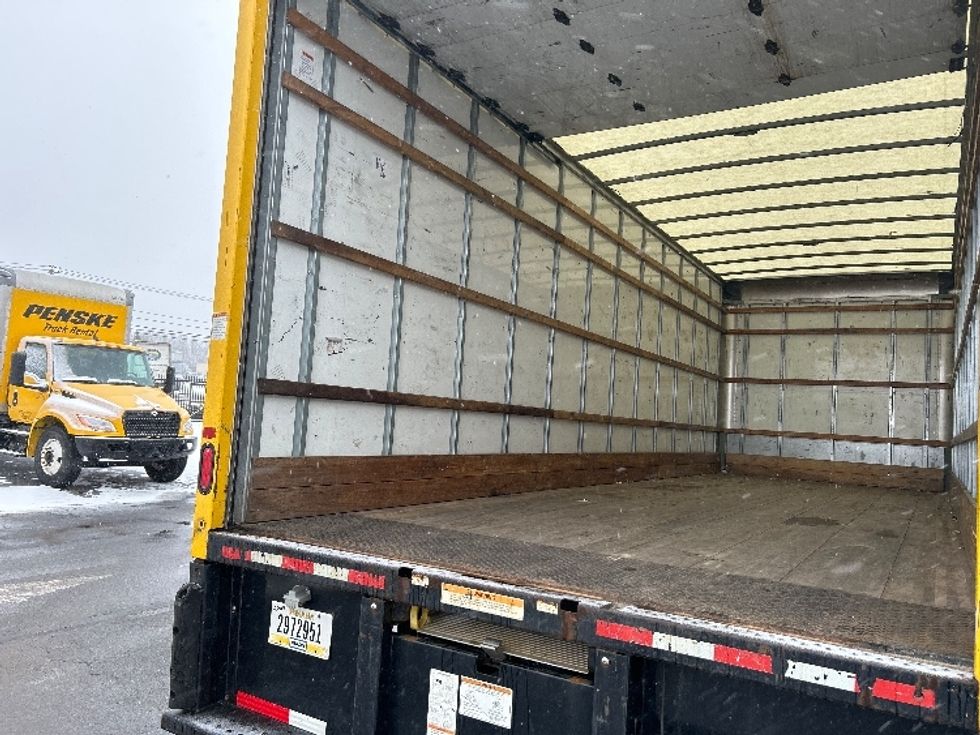 Medium Duty Box Truck-Light and Medium Duty Trucks-International-2021-MV607-Rochester-NY-224,526\n\t\tmiles-$ 38,750 - Image 10