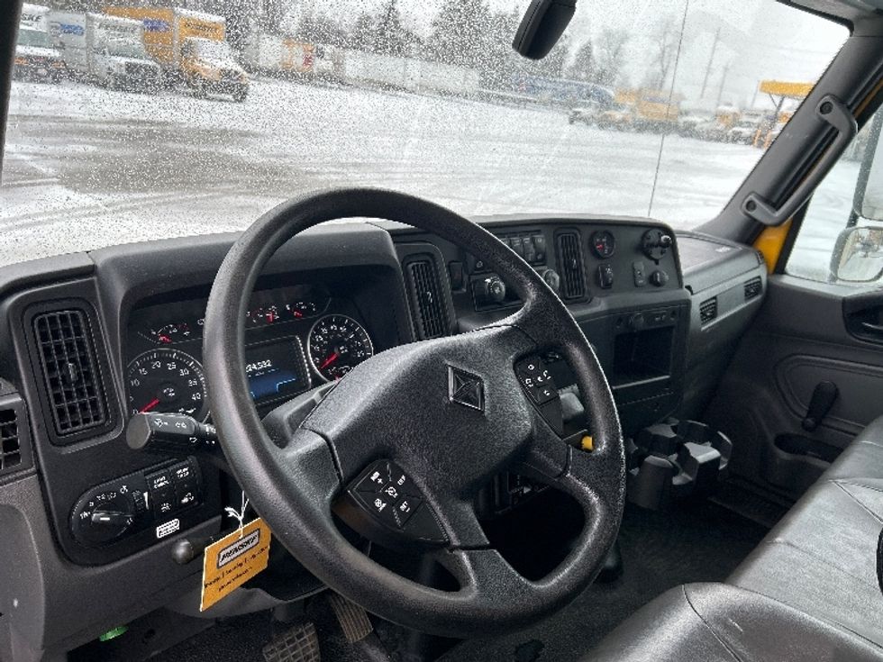 Medium Duty Box Truck-Light and Medium Duty Trucks-International-2021-MV607-Rochester-NY-224,526\n\t\tmiles-$ 38,750 - Image 16