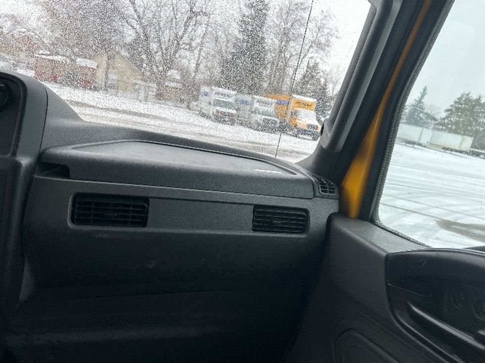 Medium Duty Box Truck-Light and Medium Duty Trucks-International-2021-MV607-Rochester-NY-224,526\n\t\tmiles-$ 38,750 - Image 20