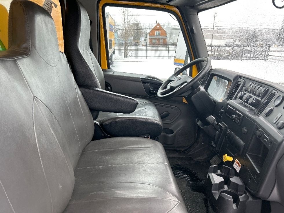 Medium Duty Box Truck-Light and Medium Duty Trucks-International-2021-MV607-Rochester-NY-224,526\n\t\tmiles-$ 38,750 - Image 21