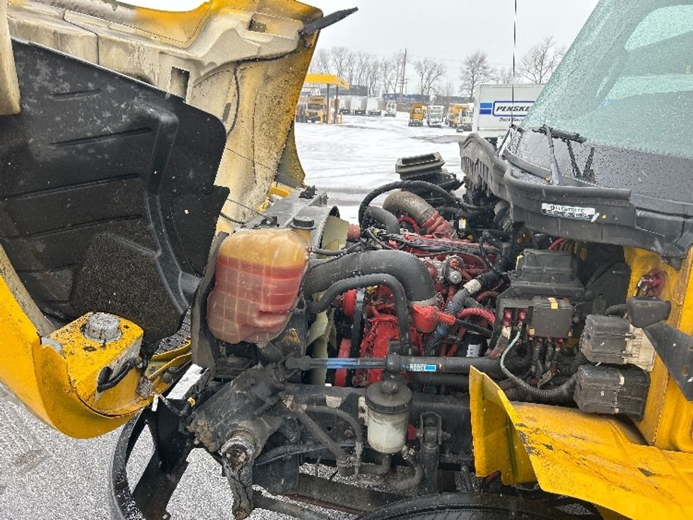 Medium Duty Box Truck-Light and Medium Duty Trucks-International-2021-MV607-Rochester-NY-224,526\n\t\tmiles-$ 38,750 - Image 23