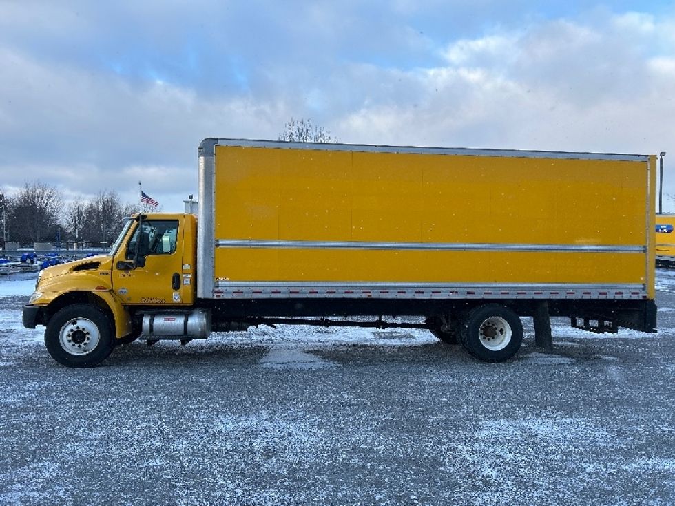 Medium Duty Box Truck-Light and Medium Duty Trucks-International-2021-MV607-Rochester-NY-224,526\n\t\tmiles-$ 38,750 - Image 4