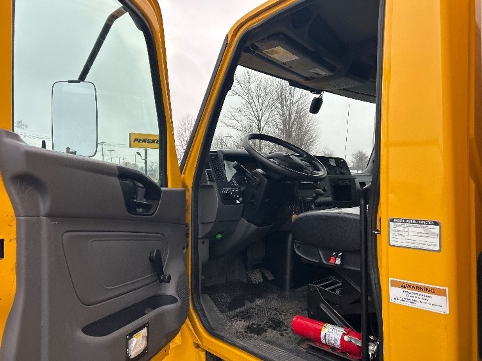 Medium Duty Box Truck-Light and Medium Duty Trucks-International-2021-MV607-Rochester-NY-243,567\n\t\tmiles-$ 33,250 - Image 16