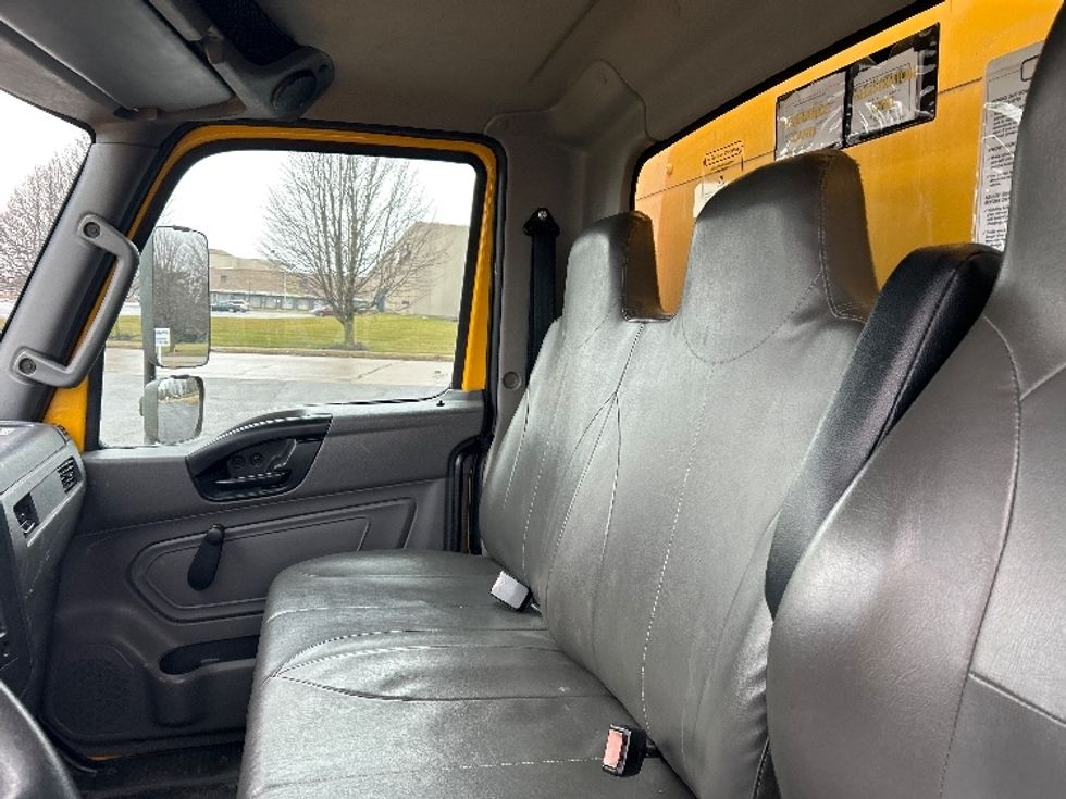 Medium Duty Box Truck-Light and Medium Duty Trucks-International-2021-MV607-Rochester-NY-243,567\n\t\tmiles-$ 33,250 - Image 19