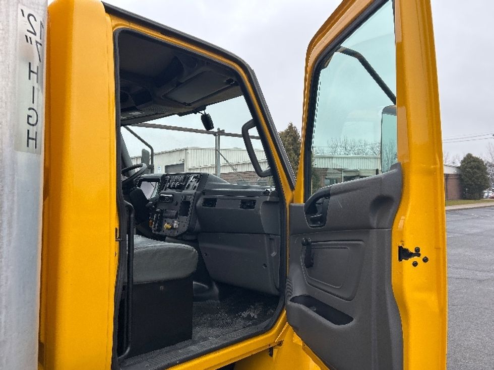 Medium Duty Box Truck-Light and Medium Duty Trucks-International-2021-MV607-Rochester-NY-243,567\n\t\tmiles-$ 33,250 - Image 20