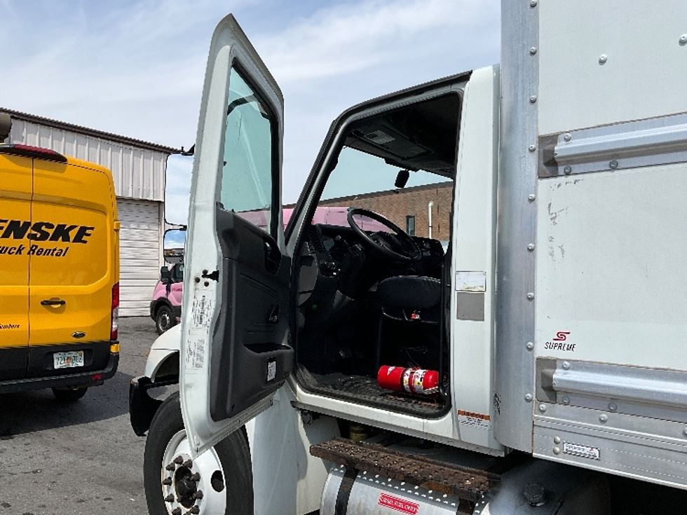 Medium Duty Box Truck-Light and Medium Duty Trucks-International-2021-MV607-Rockville-MD-153,357\n\t\tmiles-$ 59,250 - Image 14