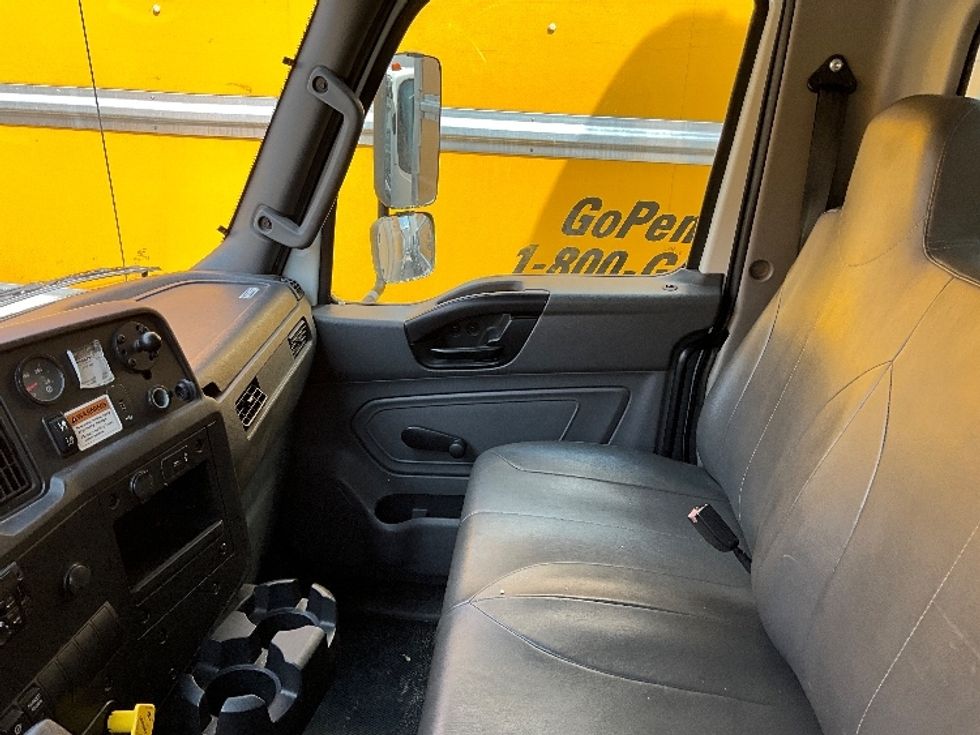 Medium Duty Box Truck-Light and Medium Duty Trucks-International-2021-MV607-Rockville-MD-153,357\n\t\tmiles-$ 59,250 - Image 17