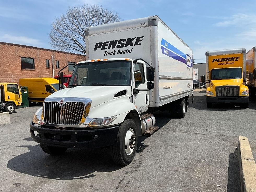 Medium Duty Box Truck-Light and Medium Duty Trucks-International-2021-MV607-Rockville-MD-153,357\n\t\tmiles-$ 59,250 - Image 3
