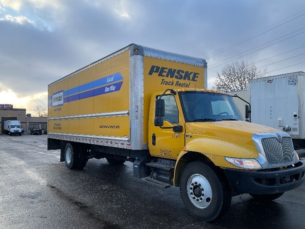 Medium Duty Box Truck-Light and Medium Duty Trucks-International-2021-MV607-Romulus-MI-220,972\n\t\tmiles-$ 34,750 - Image 1