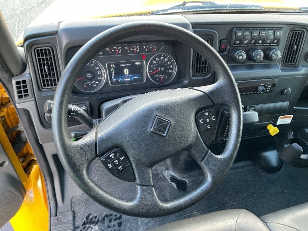 Medium Duty Box Truck-Light and Medium Duty Trucks-International-2021-MV607-Romulus-MI-220,972\n\t\tmiles-$ 34,750 - Image 17