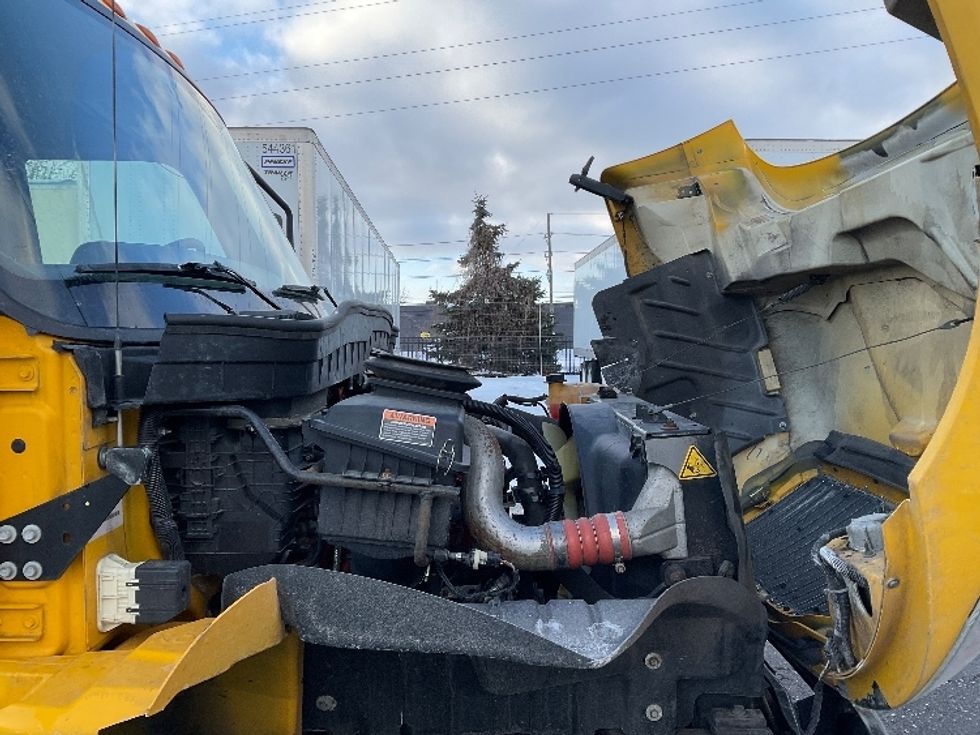 Medium Duty Box Truck-Light and Medium Duty Trucks-International-2021-MV607-Romulus-MI-220,972\n\t\tmiles-$ 34,750 - Image 23