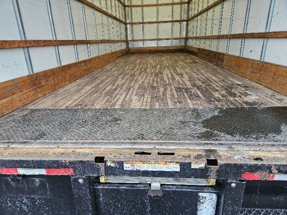 Medium Duty Box Truck-Light and Medium Duty Trucks-International-2021-MV607-Roseville-MN-218,948\n\t\tmiles-$ 37,250 - Image 10