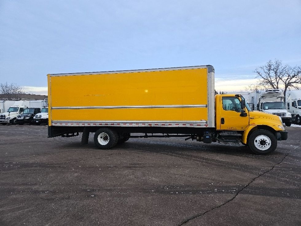 Medium Duty Box Truck-Light and Medium Duty Trucks-International-2021-MV607-Roseville-MN-218,948\n\t\tmiles-$ 37,250 - Image 15