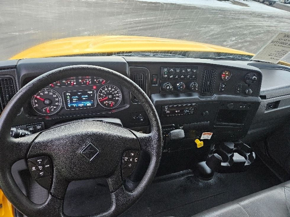 Medium Duty Box Truck-Light and Medium Duty Trucks-International-2021-MV607-Roseville-MN-218,948\n\t\tmiles-$ 37,250 - Image 18