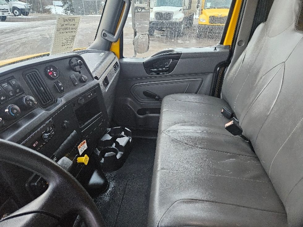 Medium Duty Box Truck-Light and Medium Duty Trucks-International-2021-MV607-Roseville-MN-218,948\n\t\tmiles-$ 37,250 - Image 19