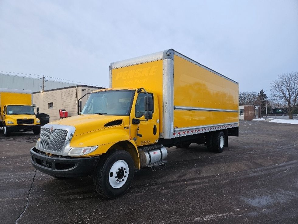 Medium Duty Box Truck-Light and Medium Duty Trucks-International-2021-MV607-Roseville-MN-218,948\n\t\tmiles-$ 37,250 - Image 3
