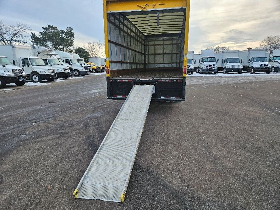 Medium Duty Box Truck-Light and Medium Duty Trucks-International-2021-MV607-Roseville-MN-218,948\n\t\tmiles-$ 37,250 - Image 9