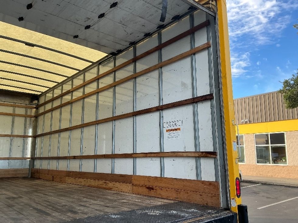 Medium Duty Box Truck-Light and Medium Duty Trucks-International-2021-MV607-Sacramento-CA-152,055\n\t\tmiles-$ 43,000 - Image 11