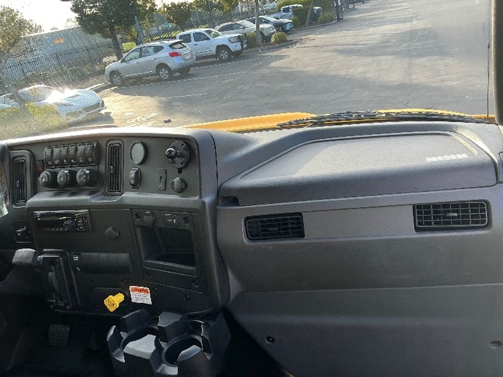 Medium Duty Box Truck-Light and Medium Duty Trucks-International-2021-MV607-Sacramento-CA-152,055\n\t\tmiles-$ 43,000 - Image 20