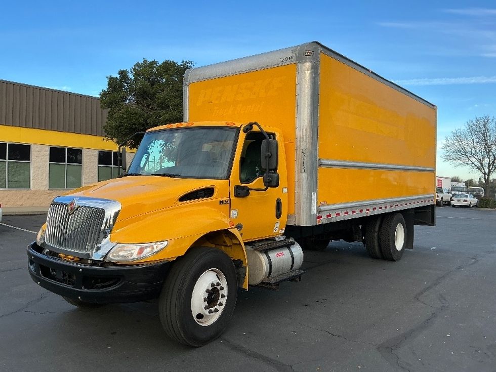 Medium Duty Box Truck-Light and Medium Duty Trucks-International-2021-MV607-Sacramento-CA-152,055\n\t\tmiles-$ 43,000 - Image 3