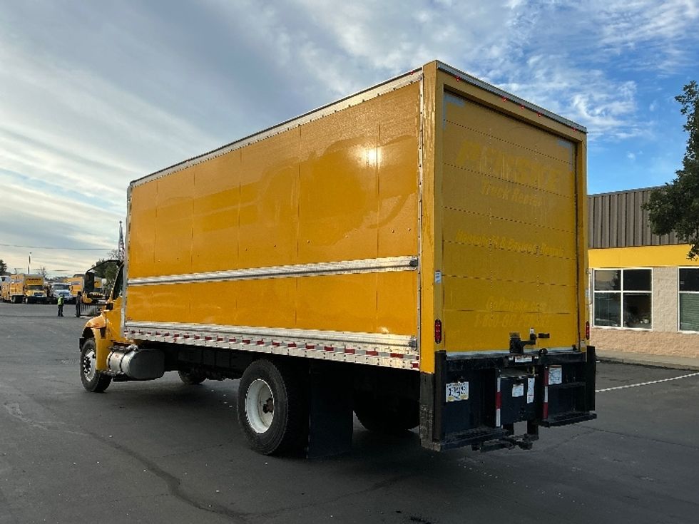 Medium Duty Box Truck-Light and Medium Duty Trucks-International-2021-MV607-Sacramento-CA-152,055\n\t\tmiles-$ 43,000 - Image 6