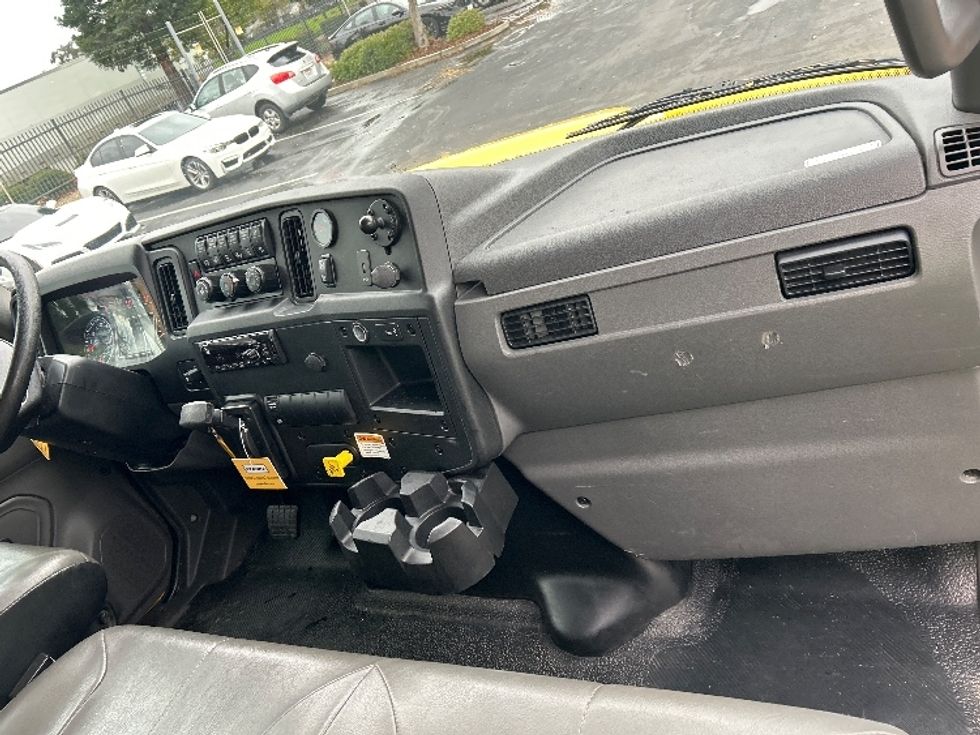 Medium Duty Box Truck-Light and Medium Duty Trucks-International-2021-MV607-Sacramento-CA-188,505\n\t\tmiles-$ 42,750 - Image 20