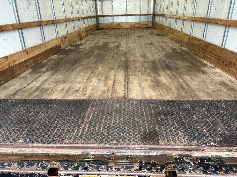 Medium Duty Box Truck-Light and Medium Duty Trucks-International-2021-MV607-Sacramento-CA-188,505\n\t\tmiles-$ 42,750 - Image 9