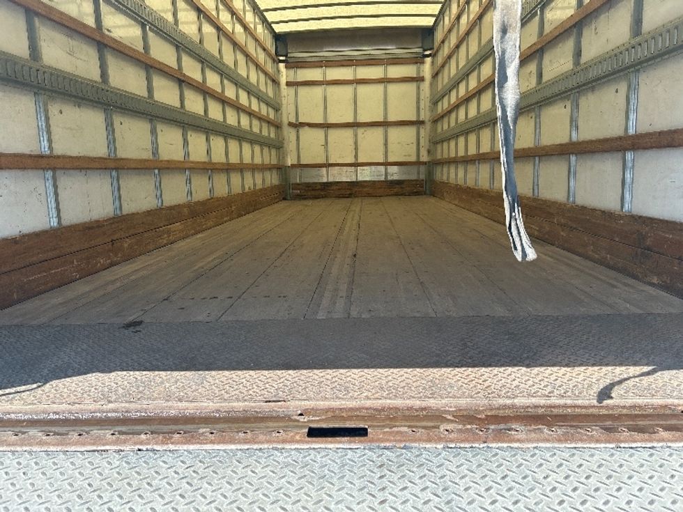 Medium Duty Box Truck-Light and Medium Duty Trucks-International-2021-MV607-Sacramento-CA-189,460\n\t\tmiles-$ 53,750 - Image 10
