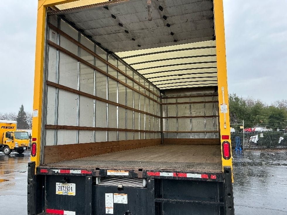 Medium Duty Box Truck-Light and Medium Duty Trucks-International-2021-MV607-Sacramento-CA-190,696\n\t\tmiles-$ 43,500 - Image 11