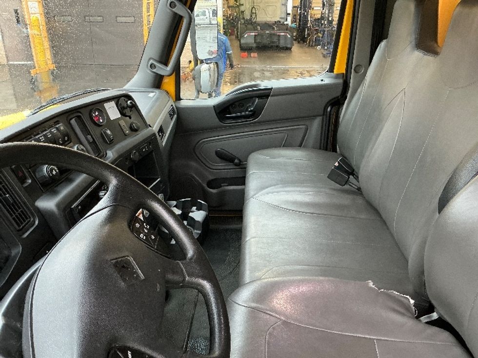 Medium Duty Box Truck-Light and Medium Duty Trucks-International-2021-MV607-Sacramento-CA-190,696\n\t\tmiles-$ 43,500 - Image 19