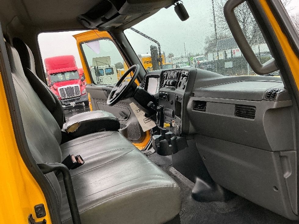 Medium Duty Box Truck-Light and Medium Duty Trucks-International-2021-MV607-Sacramento-CA-190,696\n\t\tmiles-$ 43,500 - Image 22