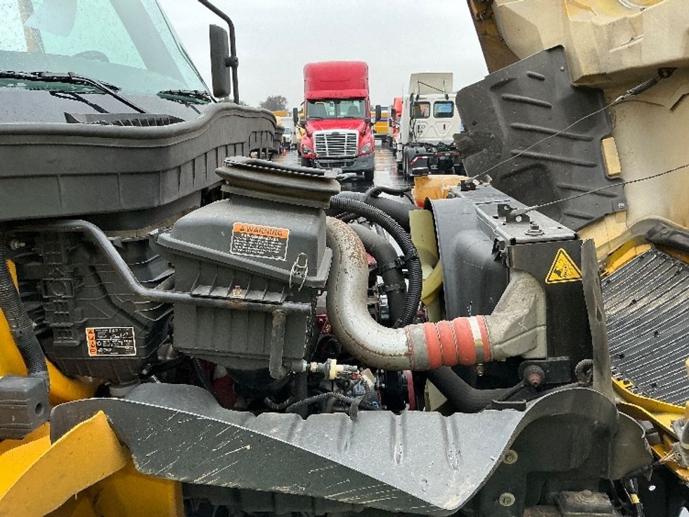 Medium Duty Box Truck-Light and Medium Duty Trucks-International-2021-MV607-Sacramento-CA-190,696\n\t\tmiles-$ 43,500 - Image 23