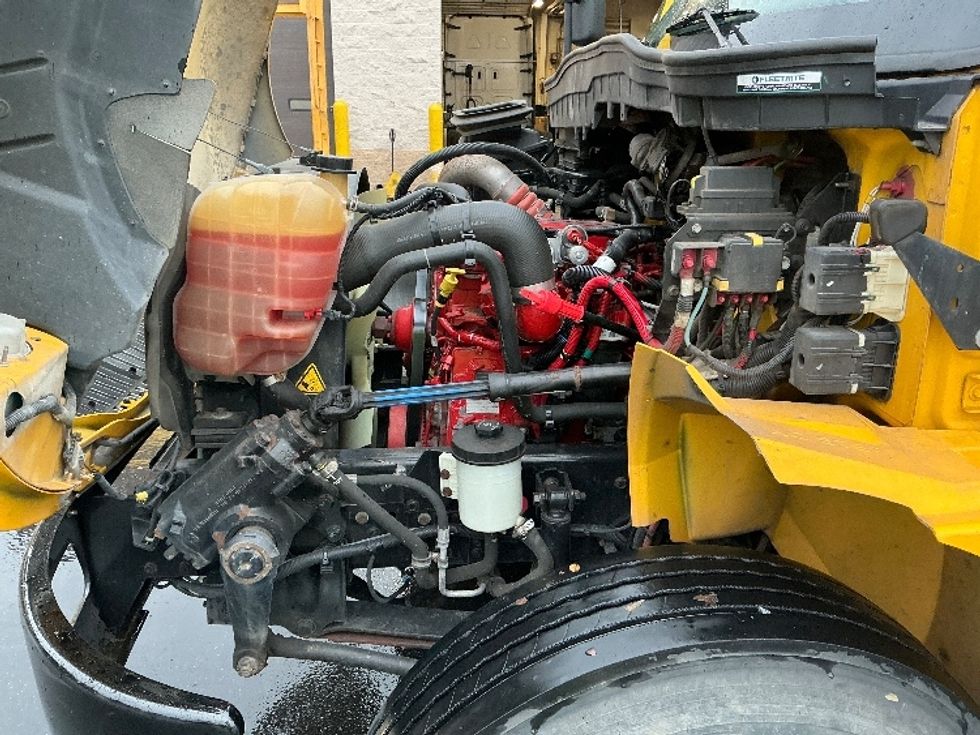 Medium Duty Box Truck-Light and Medium Duty Trucks-International-2021-MV607-Sacramento-CA-190,696\n\t\tmiles-$ 43,500 - Image 24