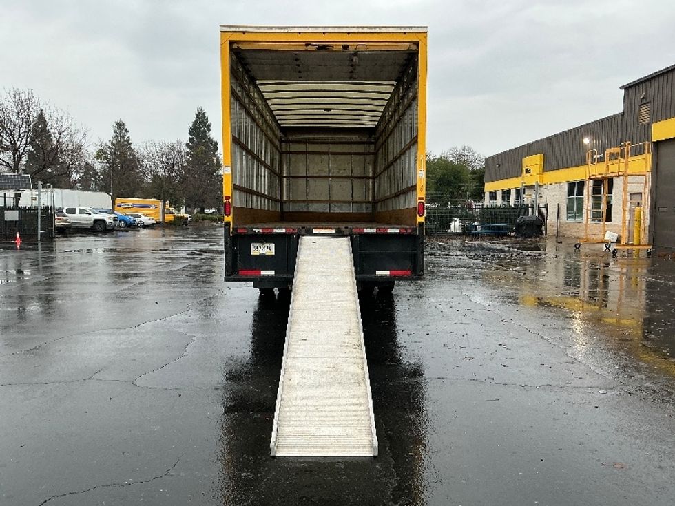 Medium Duty Box Truck-Light and Medium Duty Trucks-International-2021-MV607-Sacramento-CA-190,696\n\t\tmiles-$ 43,500 - Image 9