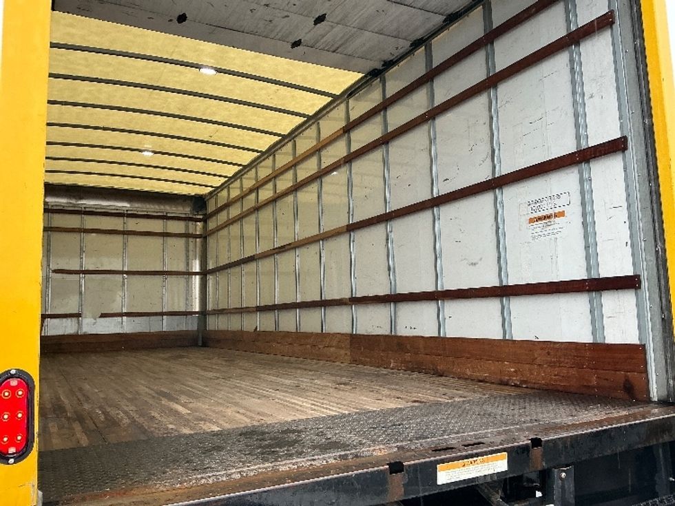 Medium Duty Box Truck-Light and Medium Duty Trucks-International-2021-MV607-Sacramento-CA-193,703\n\t\tmiles-$ 43,250 - Image 12