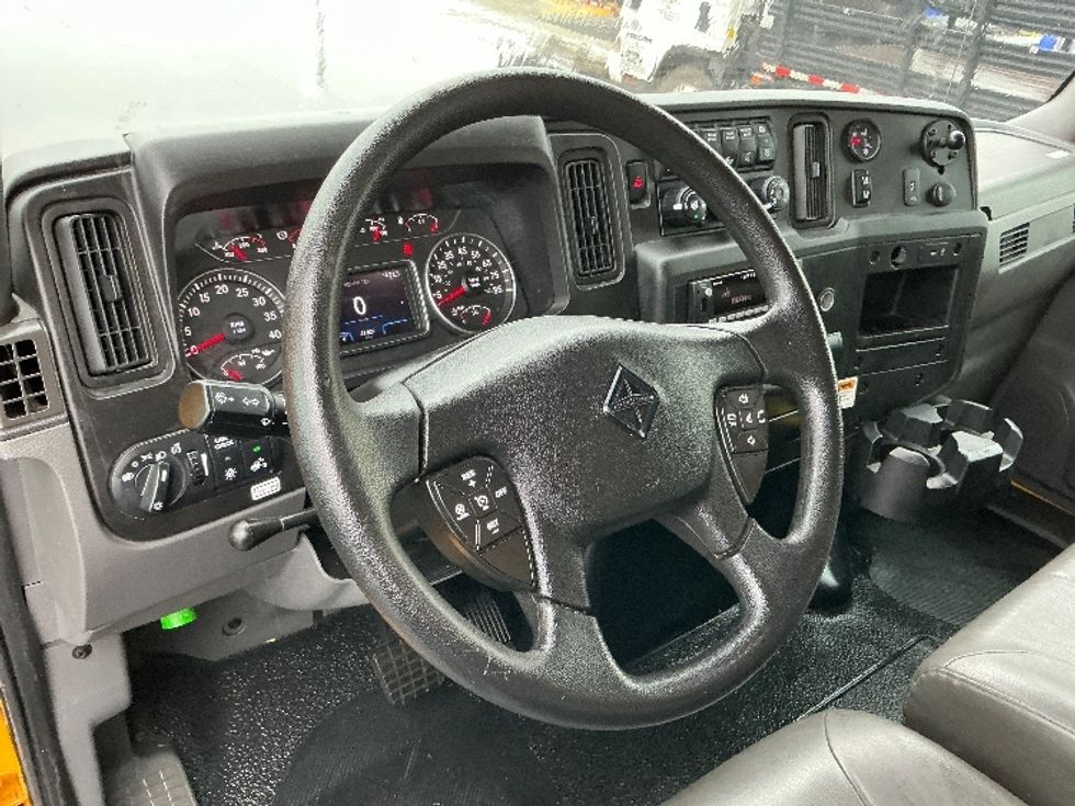 Medium Duty Box Truck-Light and Medium Duty Trucks-International-2021-MV607-Sacramento-CA-193,703\n\t\tmiles-$ 43,250 - Image 18