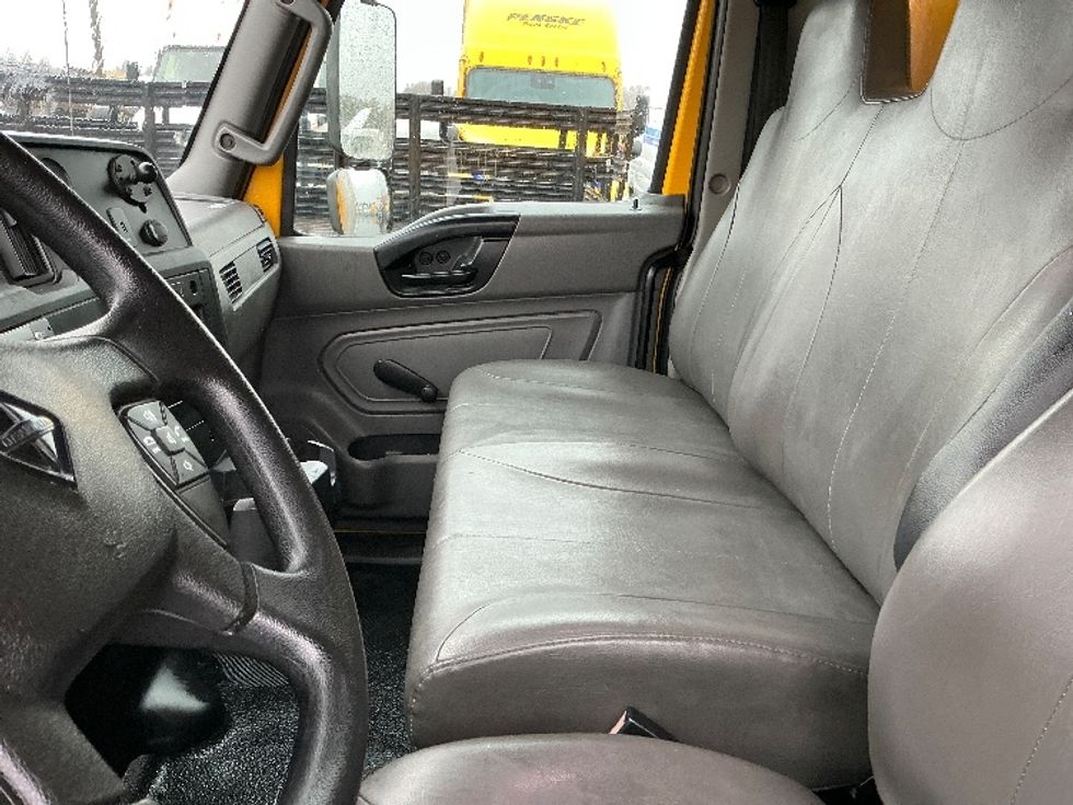 Medium Duty Box Truck-Light and Medium Duty Trucks-International-2021-MV607-Sacramento-CA-193,703\n\t\tmiles-$ 43,250 - Image 19