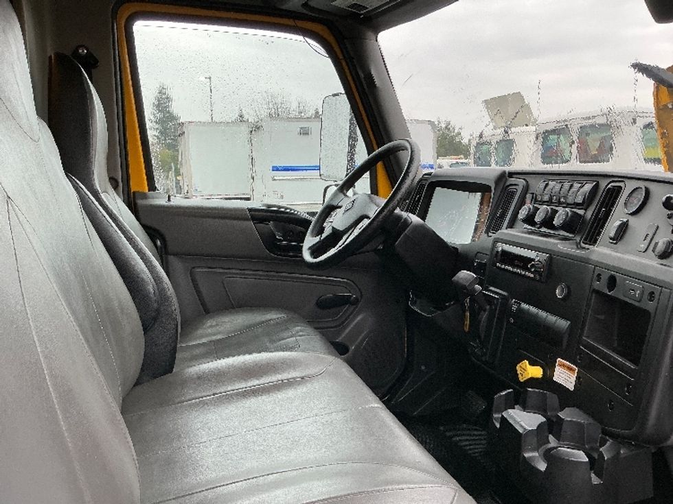 Medium Duty Box Truck-Light and Medium Duty Trucks-International-2021-MV607-Sacramento-CA-193,703\n\t\tmiles-$ 43,250 - Image 22