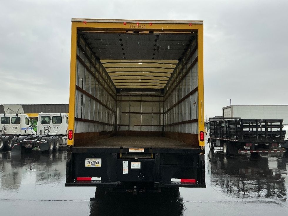 Medium Duty Box Truck-Light and Medium Duty Trucks-International-2021-MV607-Sacramento-CA-193,703\n\t\tmiles-$ 43,250 - Image 8